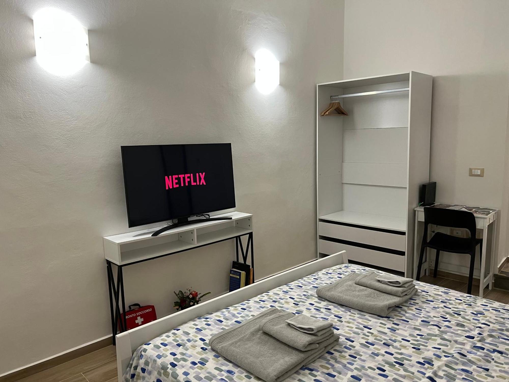 Al 106 Apartment Free Wi-Fi 5 Min Dalla Stazione Prato  Extérieur photo